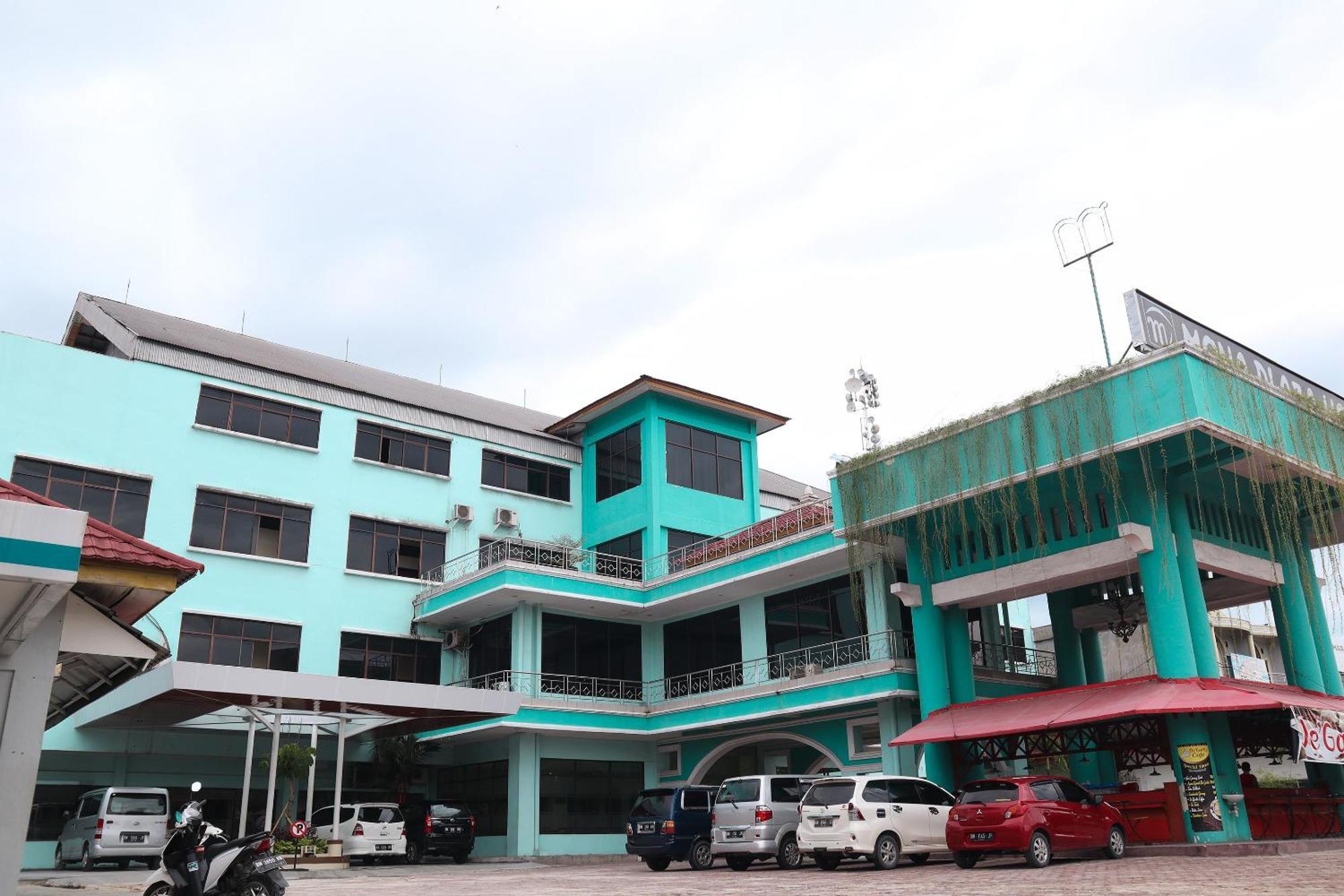 Oyo 742 Mona Plaza Hotel Pekanbaru Luaran gambar